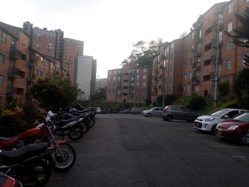 Apartamento 201 Amplio Y Comodo Medellin 90 Mts Экстерьер фото